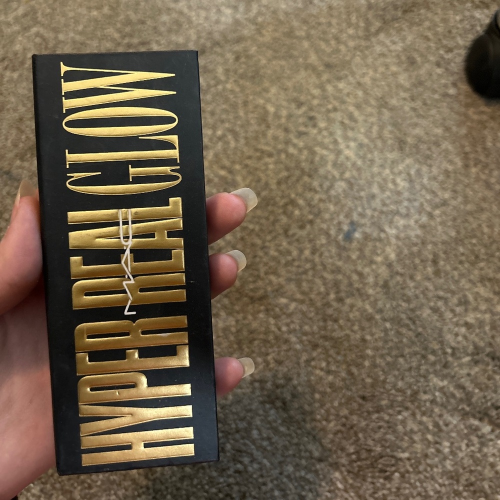 Mac Hyper Real Glow Pallete